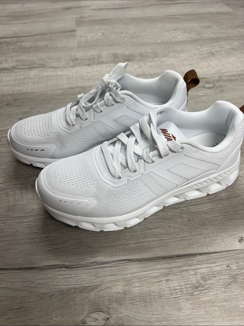 Avia White Mesh Sneakers with Brown Heel Tabs sz 7